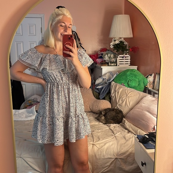 SHEIN Spotted white/black ruffle off the shoulder mini dress - Picture 4 of 7